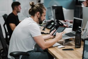 Read more about the article How to Choose the Right Tech Products for Your Needs