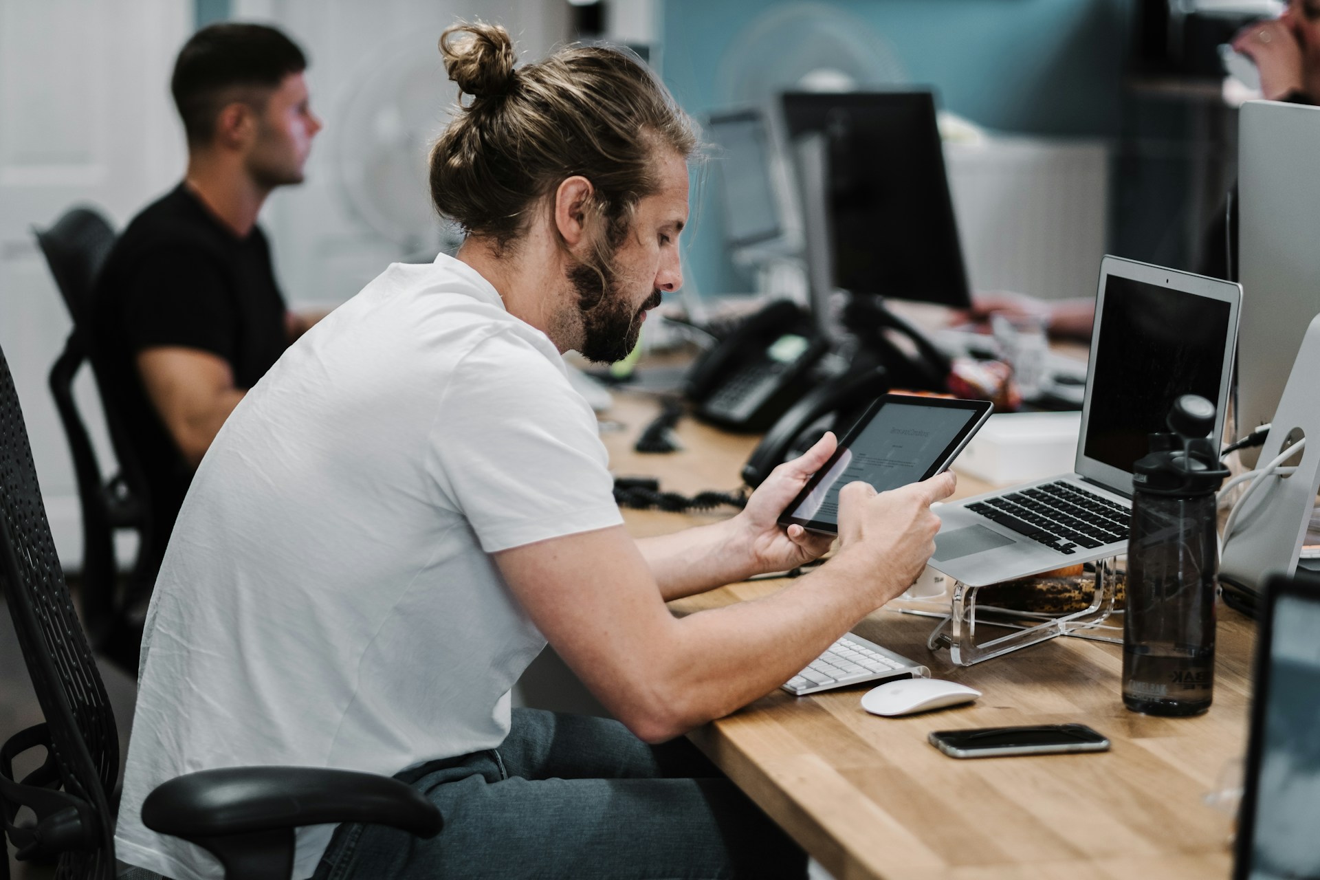 Read more about the article How to Choose the Right Tech Products for Your Needs